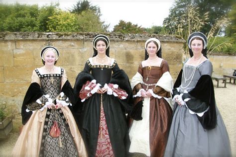 what was fashionable in tudor times|what did tudor women wear.